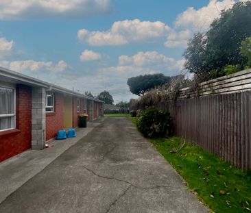 UPDATED TWO BEDROOM UNIT IN WAITARA - LAWNS INCLUDED - Photo 1