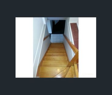 Spacious Home- Inground Pool - Air con- Big Block - 6 Month Lease o... - Photo 2