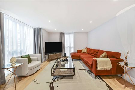 A stunning four bedroom apartment located right opposite Baker Street tube station. - Photo 3