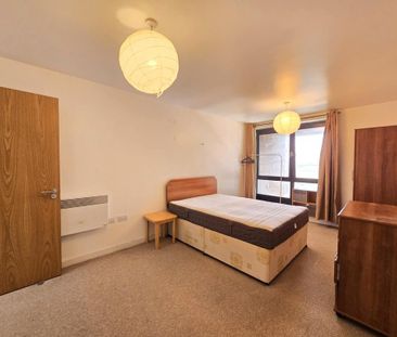 2 bedroom flat to rent - Photo 3