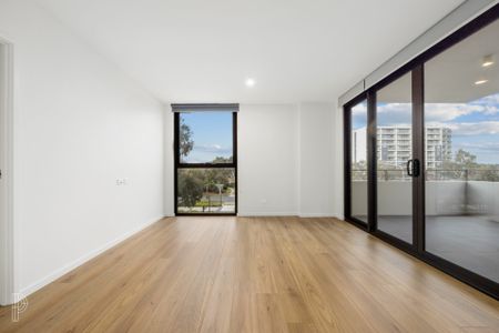 Modern Apartment in the Heart of Dickson - Photo 2