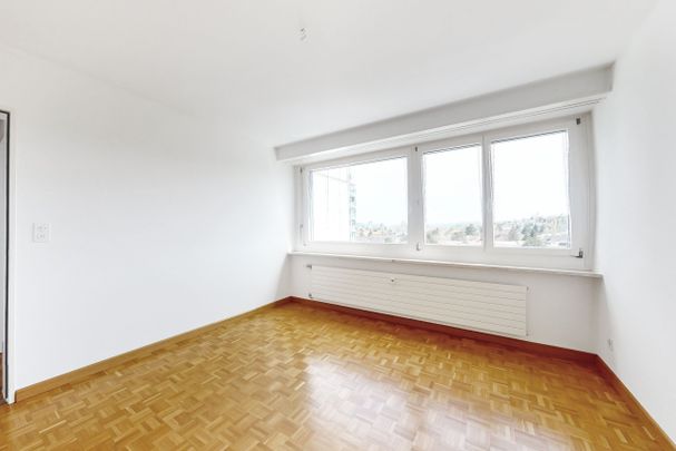 Bright apartment with a free parking space for one year! - Photo 1