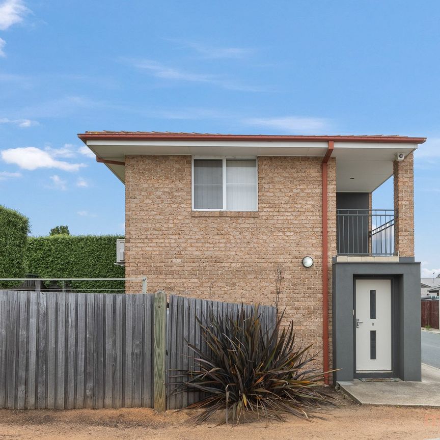 38B De Bortoli Street, Harrison ACT 2914 - Townhouse For Rent | Domain - Photo 1