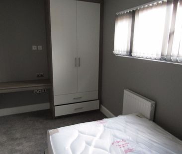 Stamford Street, Kensington. - Photo 4