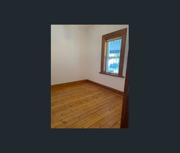 DELIGHTFUL SINGLE FRONTED COTTAGE - inspect Friday 6th 5.15 - 5.30pm - Photo 2