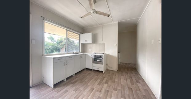 Nambour Gem! - Photo 1