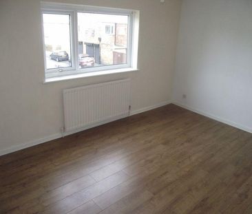 3 bedroom maisonette to rent - Photo 3