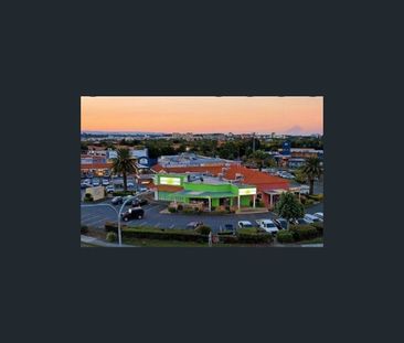 302/29 Hill Avenue, Burleigh Heads, Qld 4220 - Photo 2