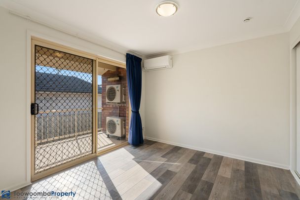 Renovated townhouse City Living - Photo 1