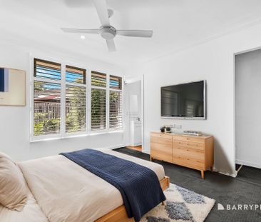 Spacious and Elegant Family Home in a Tranquil Court Location! - Photo 4