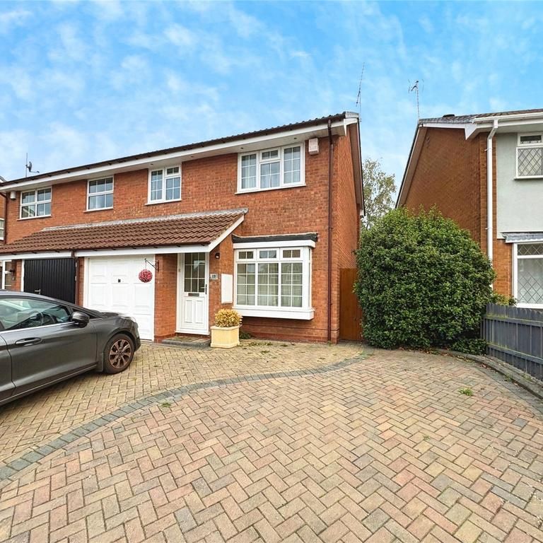 3 bedroom semi-detached house to rent - Photo 1