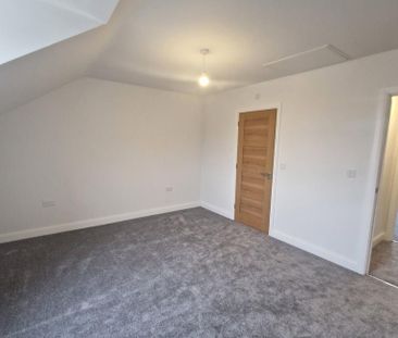 4 bedroom terraced house to rent - Photo 4