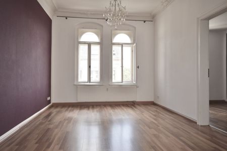 Laminat • 4 Zimmer • tolle Stuckdecken • große Portaltüren • Wohnzimmer mit Erker • jetzt ansehen? - Photo 3