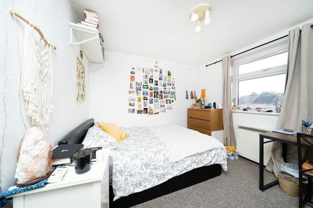 3 bedroom maisonette to rent - Photo 2