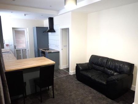 1 bedroom ground floor flat to rent - Photo 2
