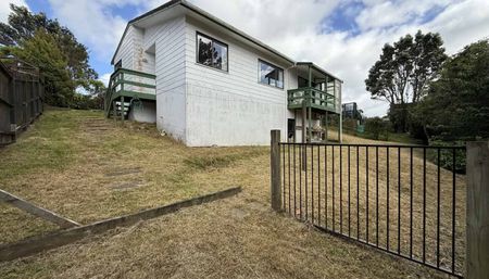 Recently Renovated 3-Bedroom Home – Convenient Location - Photo 5