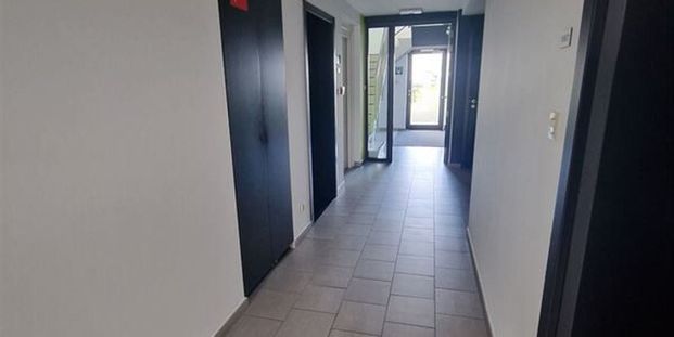 Appartement te huur in Hyon voor € 900 met 2 slaapkamers - Photo 1