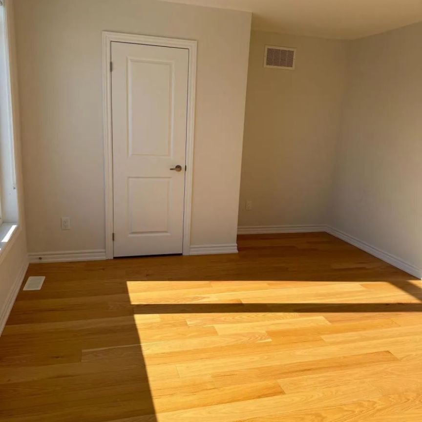 27 ROCHESTER DRIVE - Photo 1