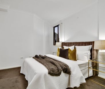 Space, style & convenience moments to Parramatta CBD. - Photo 4