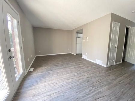 For Lease - 50 Chapman Court Unit# 37, London North, Ontario - Photo 4