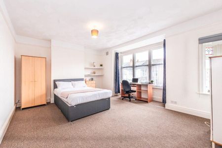 5 bedroom terraced house to rent - Photo 4