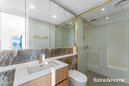 Contemporary Living with Balcony Views & Top Convenience - Photo 5