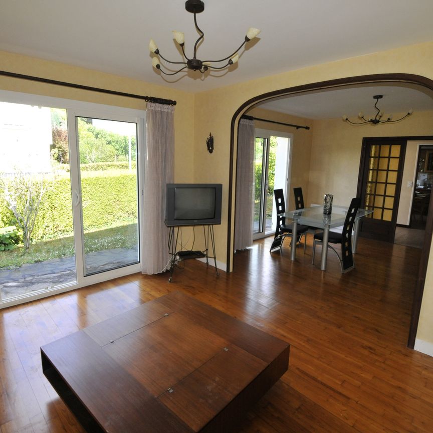 Location Maison 7 pièces 115m² CONDAT SUR VIENNE 87920 - Photo 1