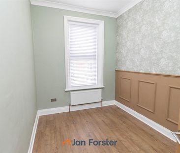 3 Bedroom Flat - First Floor - Photo 5