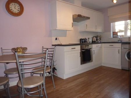 2 bedroom apartment to rent - Photo 3