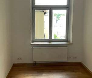 Zentrale Lage, 3 Räume, Einbauküche, Terrasse, Stellplatz - Was wil... - Photo 3