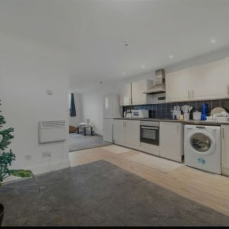 Studio Flat, Maple Road, SE20 - Photo 3