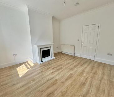 2 bedroom end of terrace house to rent - Photo 1