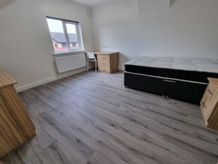 3 bedroom terraced house to rent - Photo 4