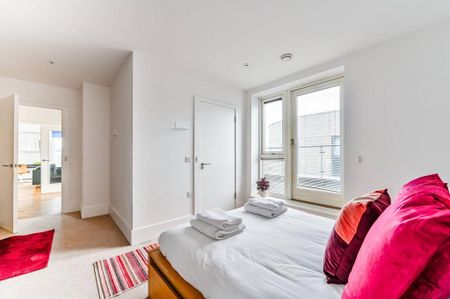 3 bedroom flat to rent - Photo 3