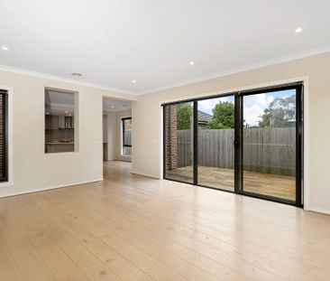 Contemporary Townhouse in an Enviable Seaford Setting - Photo 1