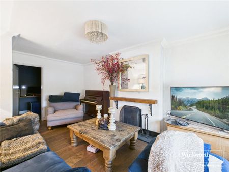 3 bedroom semi-detached house to rent - Photo 4