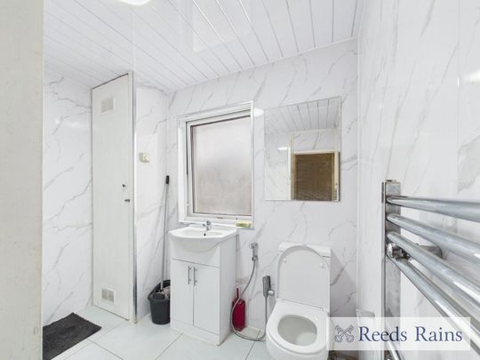 3 bedroom terraced house to rent - Photo 1