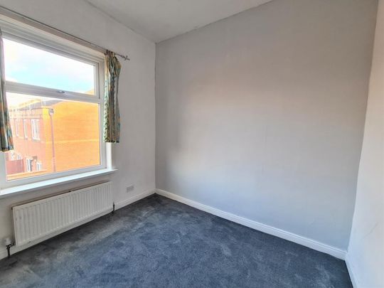 2 bedroom end of terrace house to rent - Photo 1