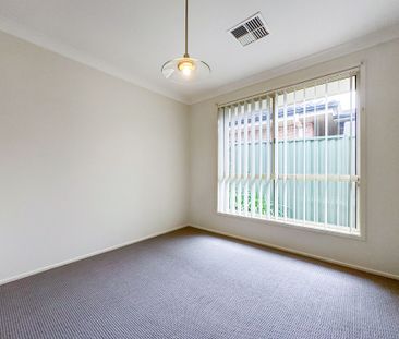 Large-Scale, Five Bedroom, Family Home with Swimming Pool - Photo 5