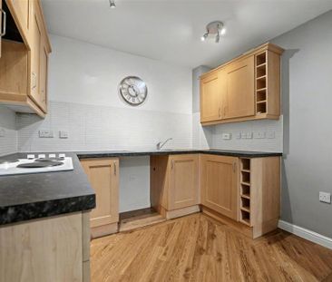 2 bedroom ground floor flat to rent - Photo 5