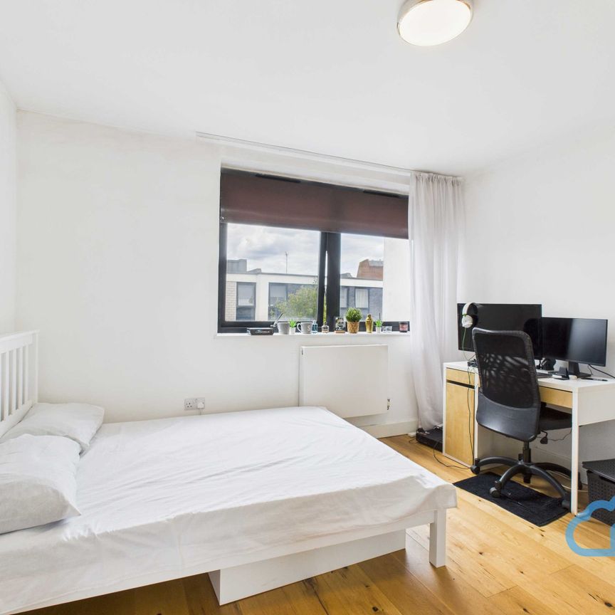 RM2 Westmead | Farnborough | GU14 7SG - Photo 1