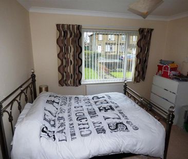 2 bedroom semi-detached bungalow to rent - Photo 2
