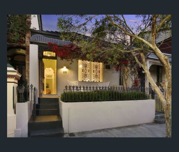 Tastefully designed three bedroom home - Photo 6