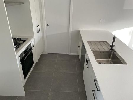 2 Bedroom Unit in Hamilton East - Photo 5