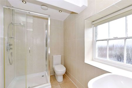 Centrally located one bedroom top floor apartment. One allocated parking space included. - Photo 5