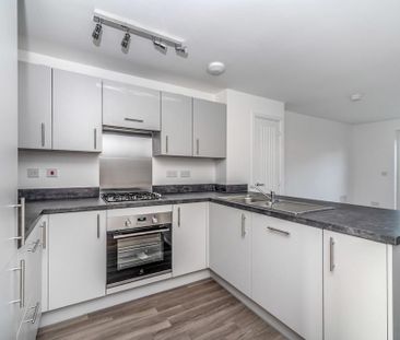 2 bedroom semi-detached house to rent - Photo 4