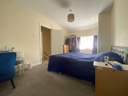 3 bedroom end of terrace house to rent - Photo 2