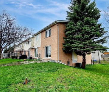 For Lease - 109 William Curtis Circle, Newmarket, Ontario - Photo 2