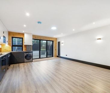 3 bedroom flat to rent - Photo 1