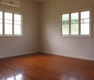 CHARMING 3-BEDROOM PROPERTY - Photo 1